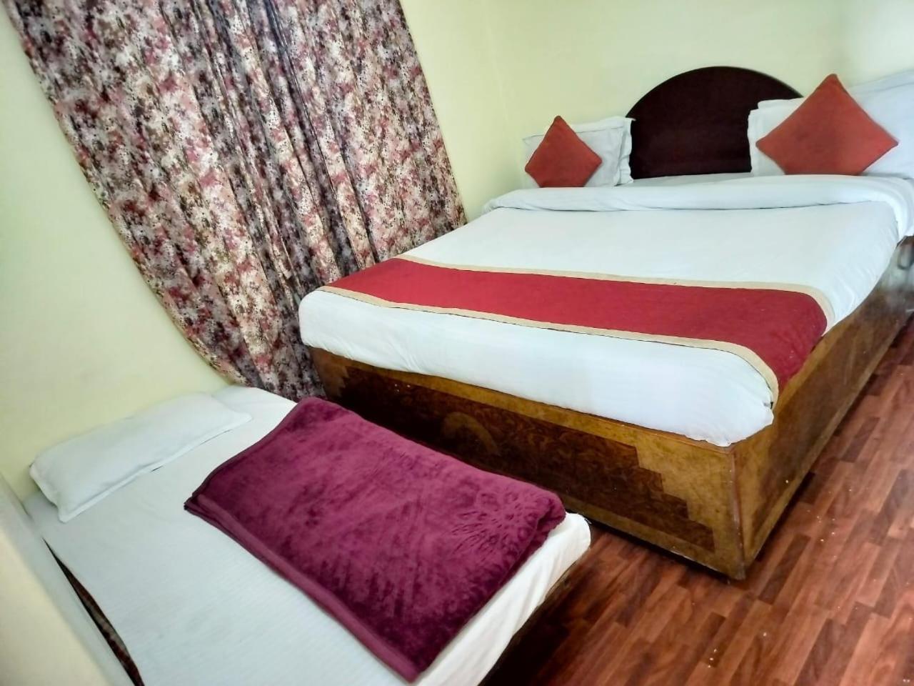 Hotel Surya Lake View Nainital Exterior foto